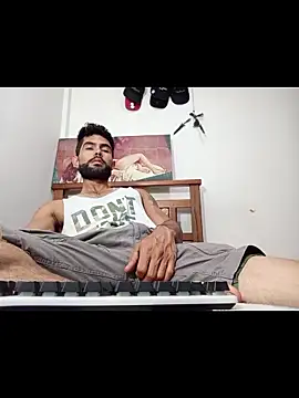 hideonbush051 online show from February 2026 04:04:02 PM