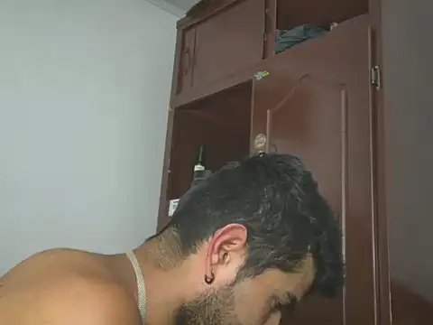 hideonbush051 online show from March 2026 12:44:02 PM