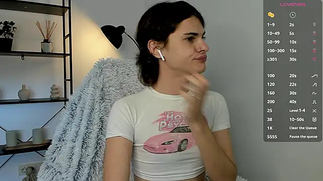 Snapshot of little_femb0y chatting on February 2026 01:18:01 PM little femb0y online show from February 2026 01:18:01 PM