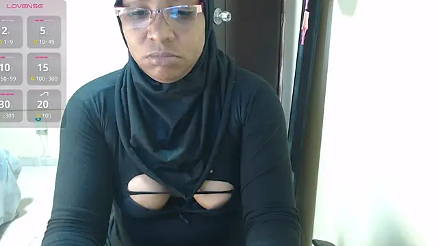 Aaliyah brown online show from November 2025 12:27:02 PM