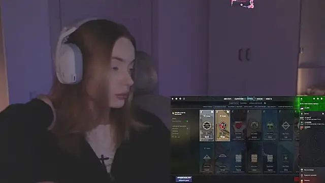 Snapshot of _MayShy_ chatting on November 2025 09:25:01 AM MayShy online show from November 2025 09:25:01 AM