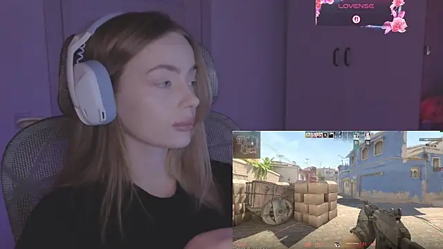 Snapshot of _MayShy_ chatting on November 2025 08:40:01 AM MayShy online show from November 2025 08:40:01 AM