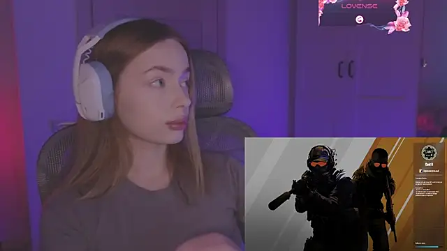 Snapshot of _MayShy_ chatting on November 2025 09:35:02 AM MayShy online show from November 2025 09:35:02 AM