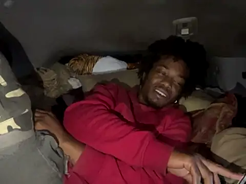 Snapshot of SlimeCrownzOut5 chatting on November 2025 02:16:02 AM SlimeCrownzOut5 online show from November 2025 02:16:02 AM