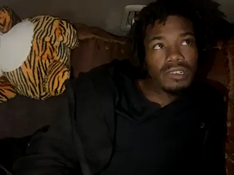 Snapshot of SlimeCrownzOut5 chatting on November 2025 11:38:02 PM SlimeCrownzOut5 online show from November 2025 11:38:02 PM