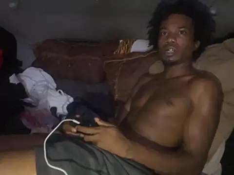 SlimeCrownzOut5 online show from February 2026 06:22:01 AM