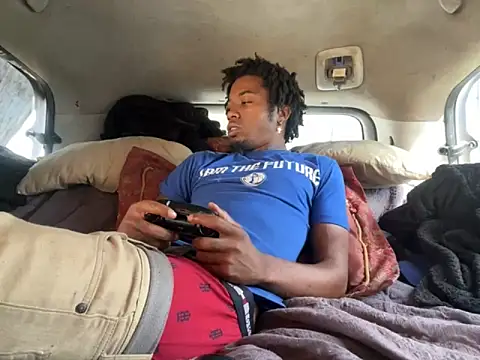 Snapshot of SlimeCrownzOut5 chatting on September 2025 03:19:02 PM SlimeCrownzOut5 online show from September 2025 03:19:02 PM