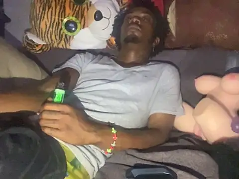 Snapshot of SlimeCrownzOut5 chatting on November 2025 12:26:01 AM SlimeCrownzOut5 online show from November 2025 12:26:01 AM