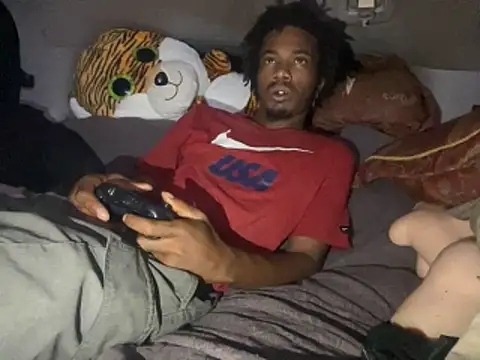 Snapshot of SlimeCrownzOut5 chatting on November 2025 05:06:02 AM SlimeCrownzOut5 online show from November 2025 05:06:02 AM