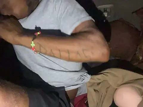 Snapshot of SlimeCrownzOut5 chatting on November 2025 05:33:02 AM SlimeCrownzOut5 online show from November 2025 05:33:02 AM