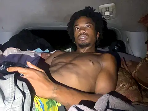 Snapshot of SlimeCrownzOut5 chatting on October 2025 03:40:02 AM SlimeCrownzOut5 online show from October 2025 03:40:02 AM