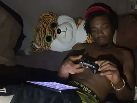 Snapshot of SlimeCrownzOut5 chatting on November 2025 12:09:01 PM SlimeCrownzOut5 online show from November 2025 12:09:01 PM