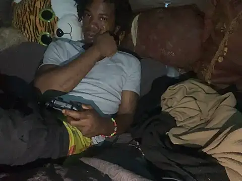 Snapshot of SlimeCrownzOut5 chatting on November 2025 05:11:02 AM SlimeCrownzOut5 online show from November 2025 05:11:02 AM