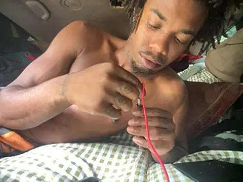 SlimeCrownzOut5 online show from April 2026 09:28:01 PM