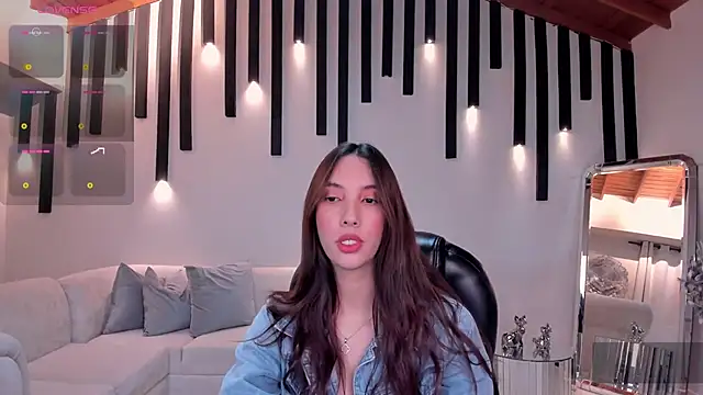 Snapshot of AnaisNin chatting on October 2025 03:40:01 AM AnaisNin online show from October 2025 03:40:01 AM