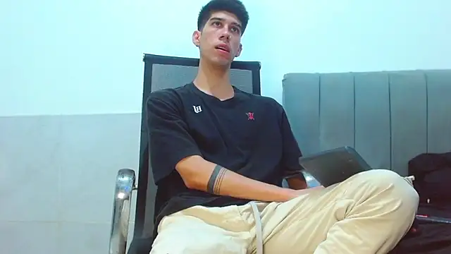 jhony-sex online show from May 2026 03:12:01 AM