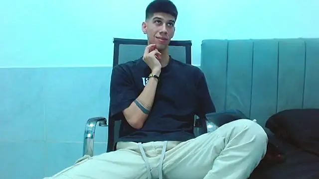jhony-sex online show from March 2026 04:07:01 AM