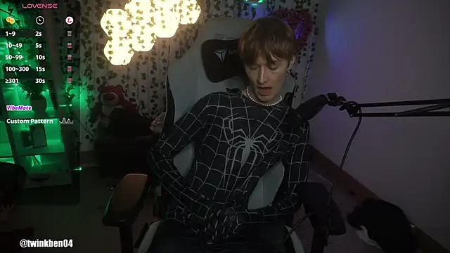 Snapshot of twinkben chatting on September 2025 07:36:01 PM twinkben online show from September 2025 07:36:01 PM