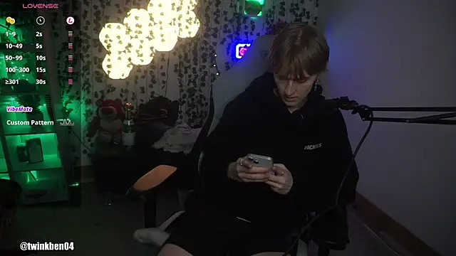 Snapshot of twinkben chatting on September 2025 07:56:02 PM twinkben online show from September 2025 07:56:02 PM