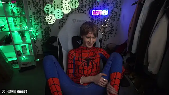 Snapshot of twinkben chatting on March 2025 08:48:01 PM twinkben online show from March 2025 08:48:01 PM