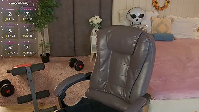 Snapshot of _F_R_A_U_ chatting on October 2025 01:06:02 AM F R A U online show from October 2025 01:06:02 AM