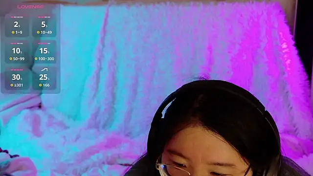 Snapshot of Kara-Nuna chatting on September 2025 11:05:02 PM Kara-Nuna online show from September 2025 11:05:02 PM