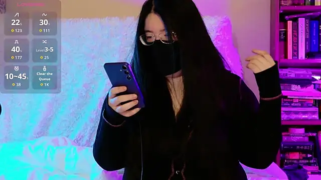 Snapshot of Kara-Nuna chatting on October 2025 02:12:01 AM Kara-Nuna online show from October 2025 02:12:01 AM