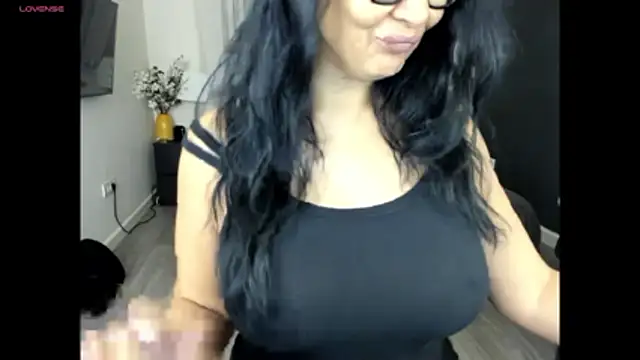 KimBeee online show from March 2026 03:07:01 AM