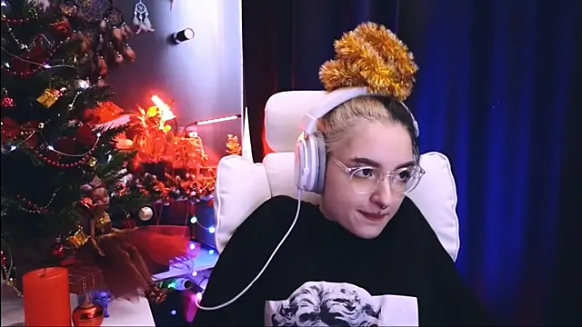 Snapshot of Avi_Nile chatting on December 2024 05:55:02 AM Avi Nile online show from December 2024 05:55:02 AM