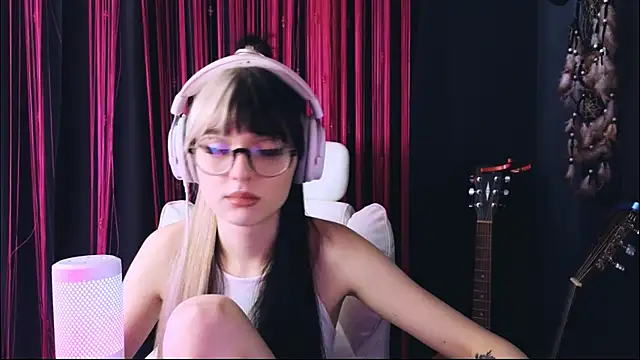 Avi Nile online show from February 2026 03:23:02 AM