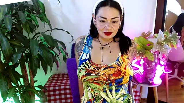 Snapshot of Ginna--mia chatting on January 2025 08:25:02 PM Ginna--mia online show from January 2025 08:25:02 PM