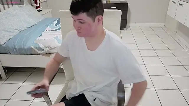 Lorenzo hernandez online show from December 2025 04:24:02 PM