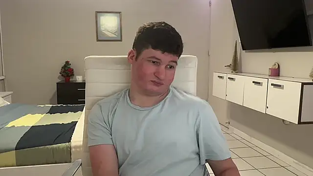 Lorenzo hernandez online show from November 2025 11:58:02 PM