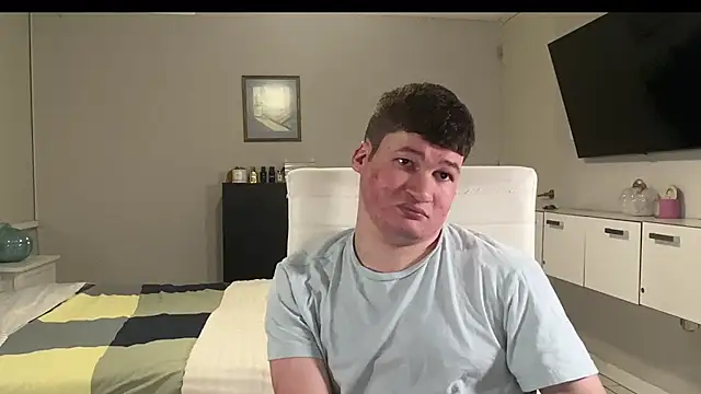 Lorenzo hernandez online show from November 2025 10:13:02 PM