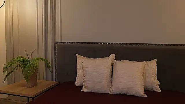 IrisBaker online show from October 2025 09:07:02 PM