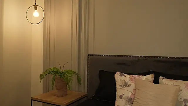 IrisBaker online show from January 2026 09:42:02 PM