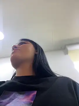 Snapshot of IrisBaker chatting on October 2025 09:14:02 PM IrisBaker online show from October 2025 09:14:02 PM