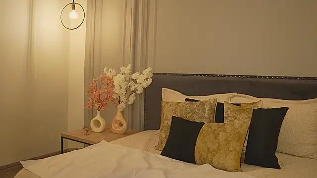 IrisBaker online show from March 2026 10:15:02 PM