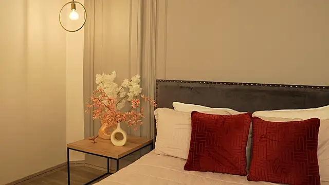IrisBaker online show from July 2026 09:12:01 PM