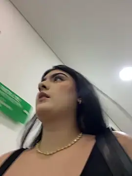 Snapshot of IrisBaker chatting on November 2025 09:03:02 PM IrisBaker online show from November 2025 09:03:02 PM