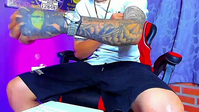 Snapshot of smoker445 chatting on October 2025 07:11:01 PM smoker445 online show from October 2025 07:11:01 PM