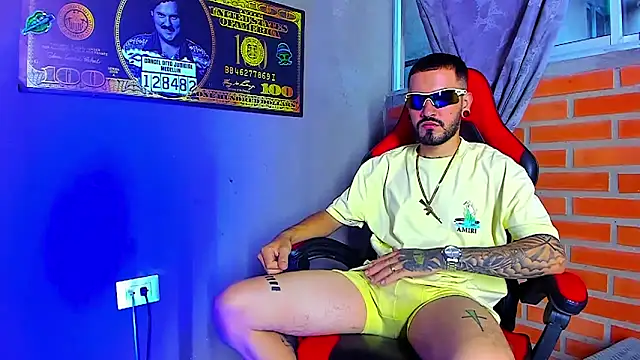 Snapshot of smoker445 chatting on November 2025 10:03:01 PM smoker445 online show from November 2025 10:03:01 PM