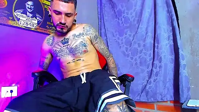 Snapshot of smoker445 chatting on November 2025 04:17:02 AM smoker445 online show from November 2025 04:17:02 AM