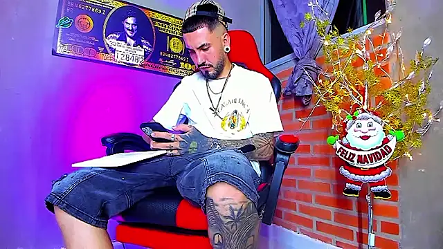 Snapshot of smoker445 chatting on November 2025 01:06:01 AM smoker445 online show from November 2025 01:06:01 AM