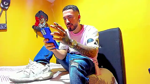 smoker445 online show from December 2025 01:05:02 AM