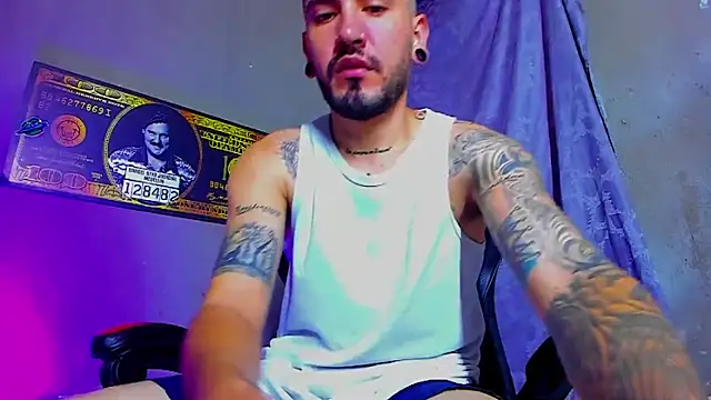 Snapshot of smoker445 chatting on November 2025 09:42:02 PM smoker445 online show from November 2025 09:42:02 PM