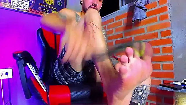 Snapshot of smoker445 chatting on November 2025 02:32:02 AM smoker445 online show from November 2025 02:32:02 AM