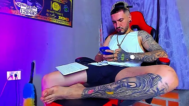 Snapshot of smoker445 chatting on November 2025 03:50:02 AM smoker445 online show from November 2025 03:50:02 AM