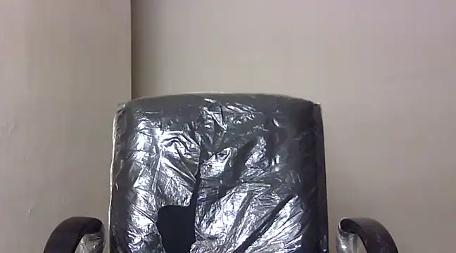 Snapshot of lola-__ chatting on December 2024 02:01:02 PM lola- online show from December 2024 02:01:02 PM