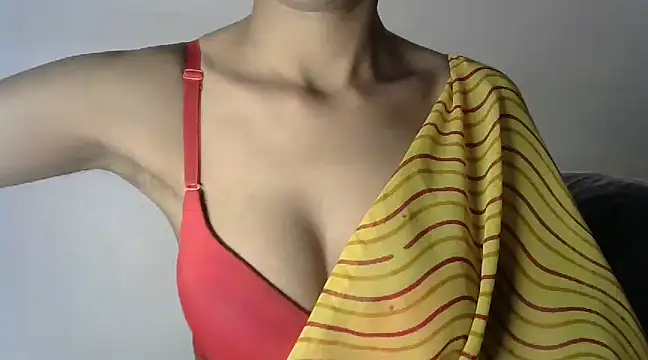 Snapshot of lola-__ chatting on December 2024 07:06:02 PM lola- online show from December 2024 07:06:02 PM